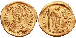 SB137 Justinian I. Solidus. Constantinople