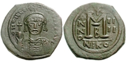 SB440 Tiberius II Constantine. Follis. Nicomedia