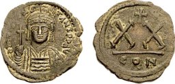 SB435 Tiberius II Constantine. Half follis (20 nummi). Constantinople